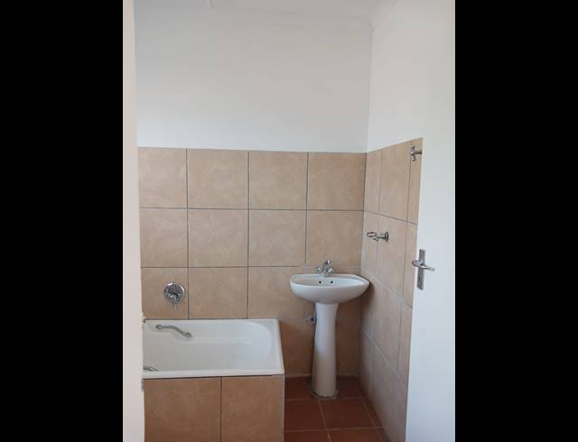 2 BEDROOM DUPLEX FOR SALE IN SCOTTBURGH CENTRAL